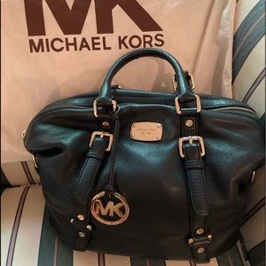 BEAUTIFUL Michael Kors handbag